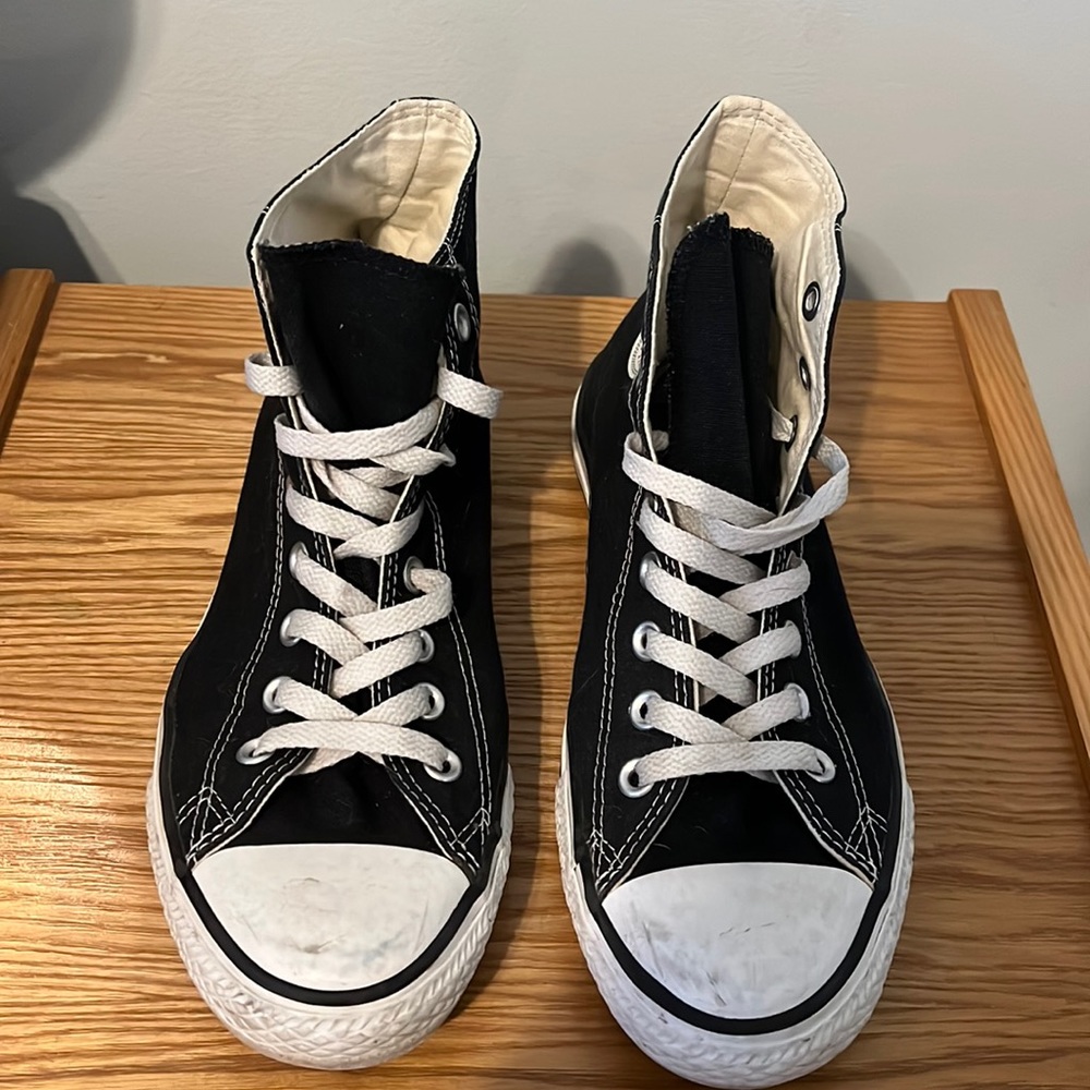 Black ankle Converse. Men size 8